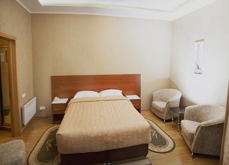 Hotel Bilyj Rojal Zaporizhia Exterior foto