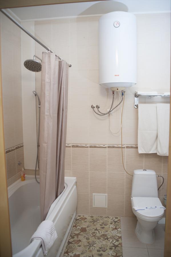 Hotel Bilyj Rojal Zaporizhia Exterior foto